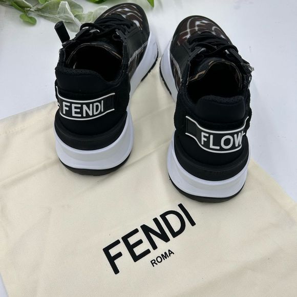 Women’s Fendi flow sneakers size 39 made in Italy - Picture 9 of 9
